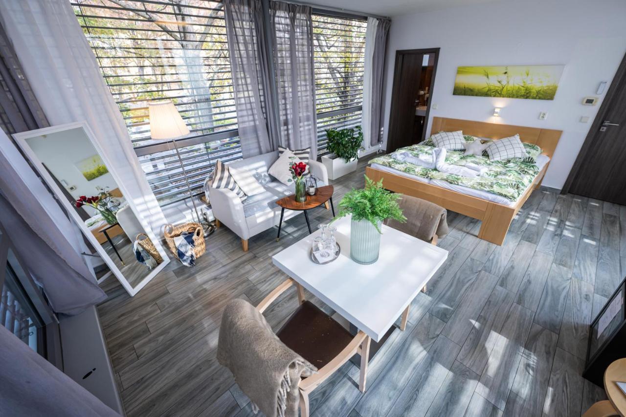 Atelier Lanna Bed & Breakfast Ceske Budejovice Ngoại thất bức ảnh